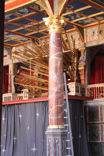 Particolare: colonna