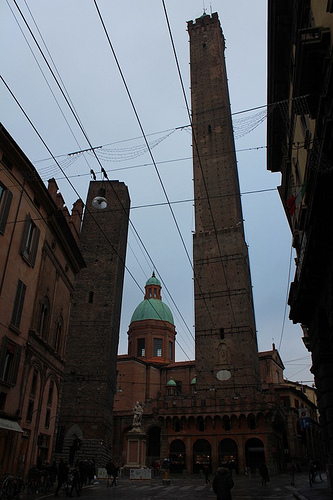 Torre Garisenda & Torre degli asinelli