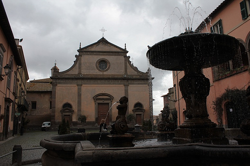 Tuscania, Piazza del Duomo