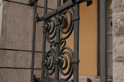 Quartiere Coppedé: particolare di cancello