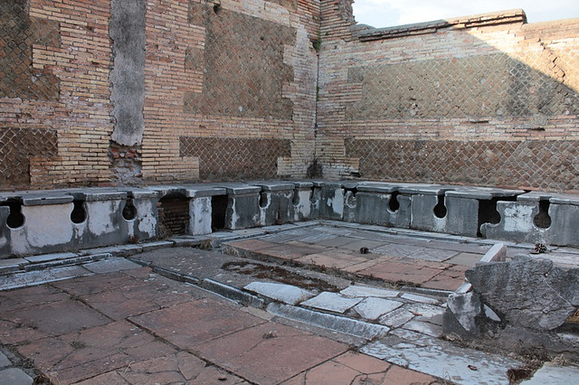 "Scusi, dov'è la toilette??"