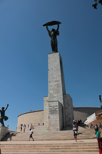 La cittadella: statua della Libertà
