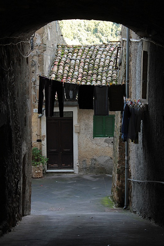 vita di paese: i panni stesi