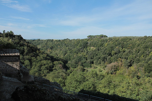 la vallata sotto il paese