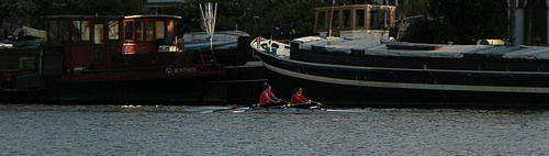 Sportivi: canoisti lungo i canali