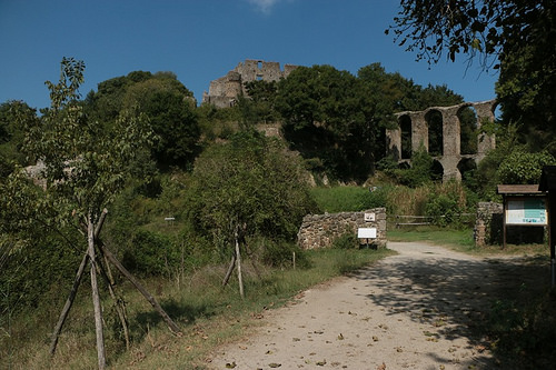 L'acquedotto e i resti