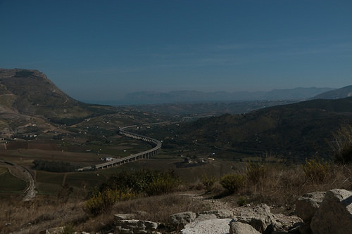 Segesta: il panorama dal teatro greco (ristrutturato dai romani)