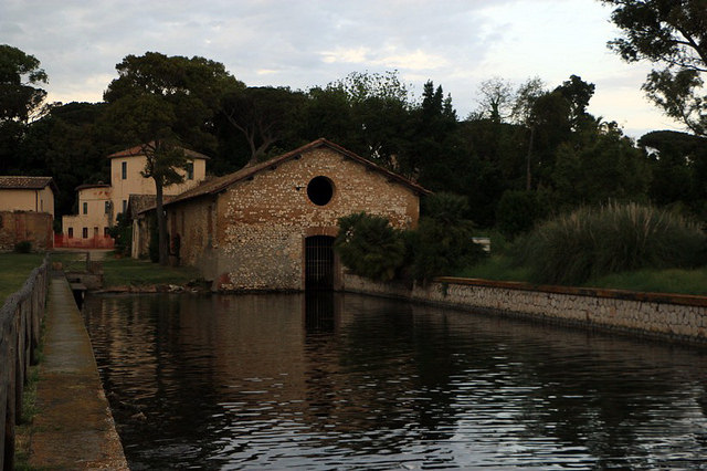 Il borgo del lago di Fogliano