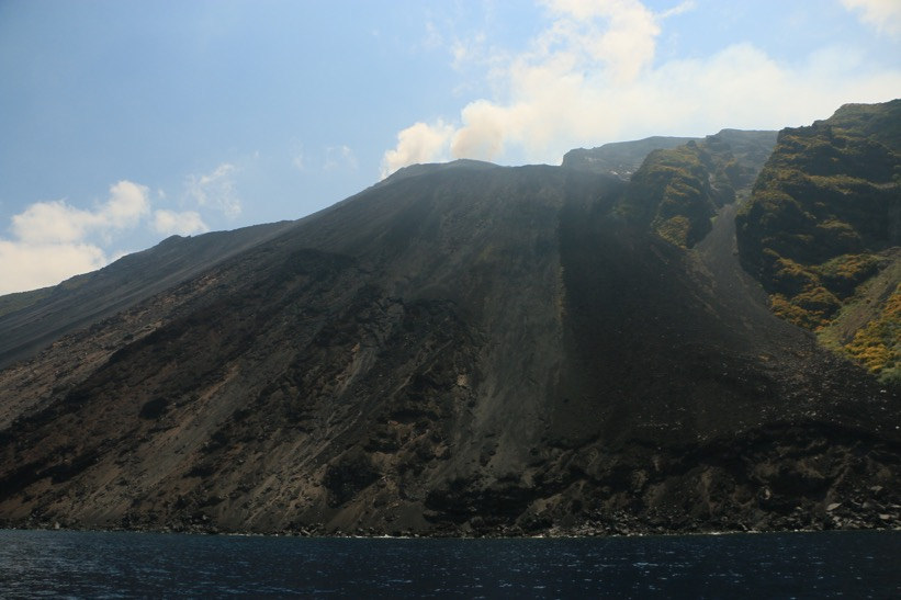 Sciara di fuoco vista dal mare