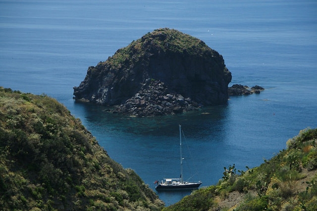 Pollara: il panorama andando verso il mare