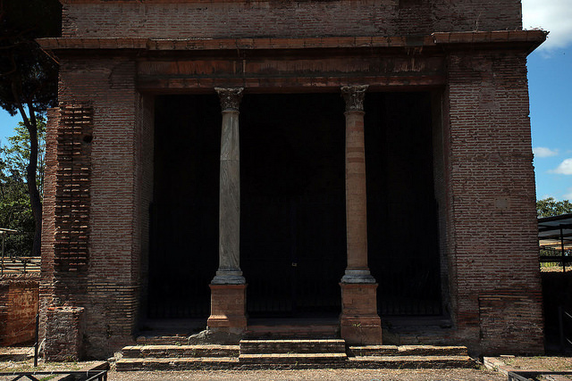 Rome: Archaeological Park of the tombs of Via Latina