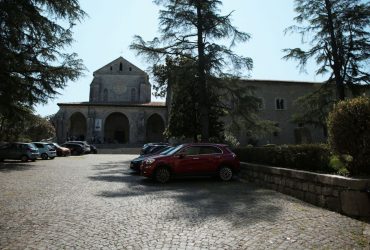Places of interest in Lazio: abbey of Casamari and Isola del Liri