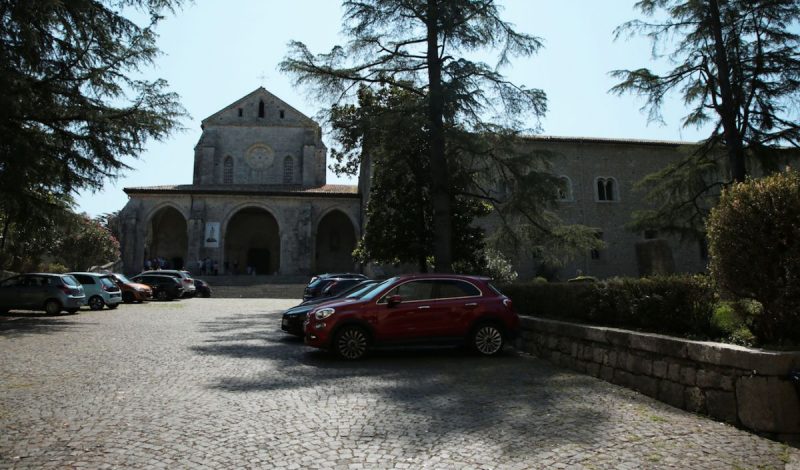 Places of interest in Lazio: abbey of Casamari and Isola del Liri
