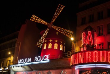Parigi tra storia e cultura: il Moulin Rouge